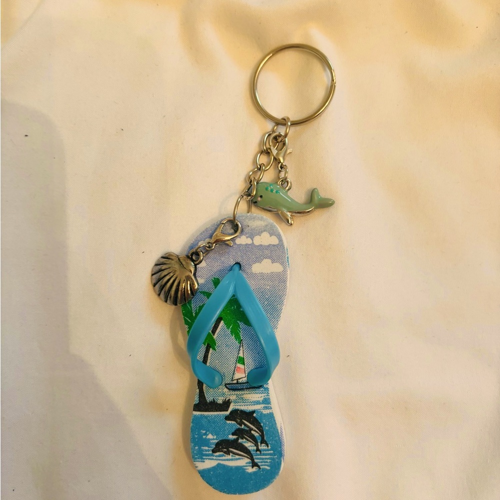 Upcycled Beach Flip Flop Keychain Brighton Pier England Souvenir. - Picture 2 of 2